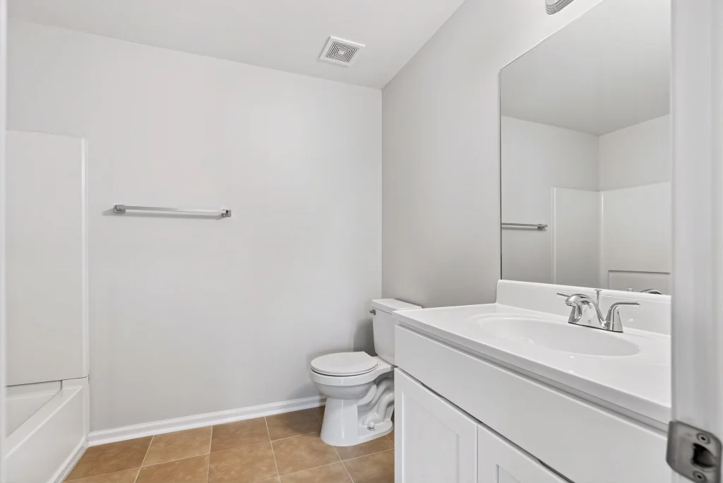 king george apartments savannah ga bathroom 1