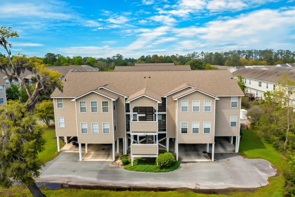 king george apartments savannah ga exterior1