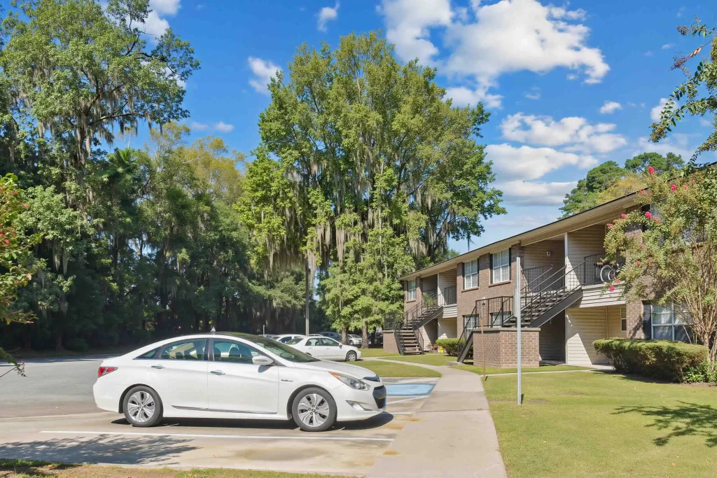 savannah 6 arden s place apartments parking